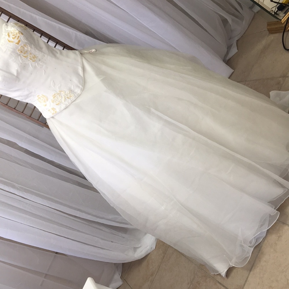 Wedding dress